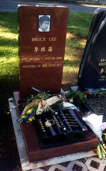 brandon lee and bruce lee's grave site